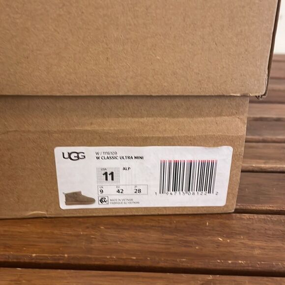 UGG Classic Ultra Mini Booties Antelope USA Women Size 11/UK 9/EU 42 - Picture 13 of 14
